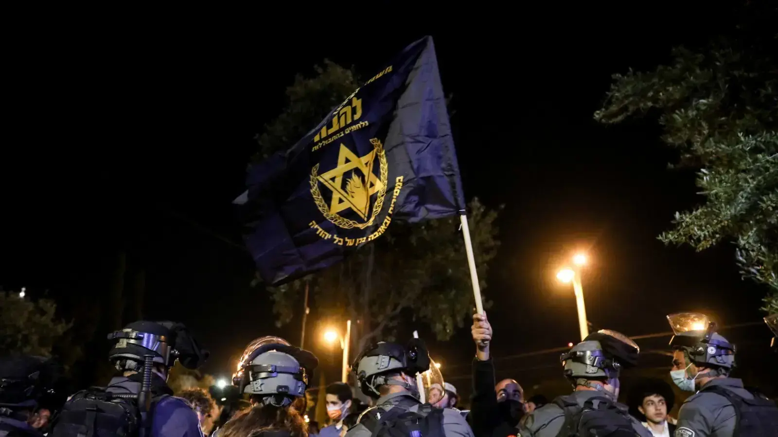 על רקע המתיחות הגוברת בין יהודים לפלסטינים | הפגנה של ארגון הימין הקיצוני להב"ה וערבים בשער שכם 22 באפריל 2021 על רקע המתיחות הגוברת בין יהודים לפלסטינים | הפגנה של ארגון הימין הקיצוני להב"ה וערבים בשער שכם 22 באפריל 2021