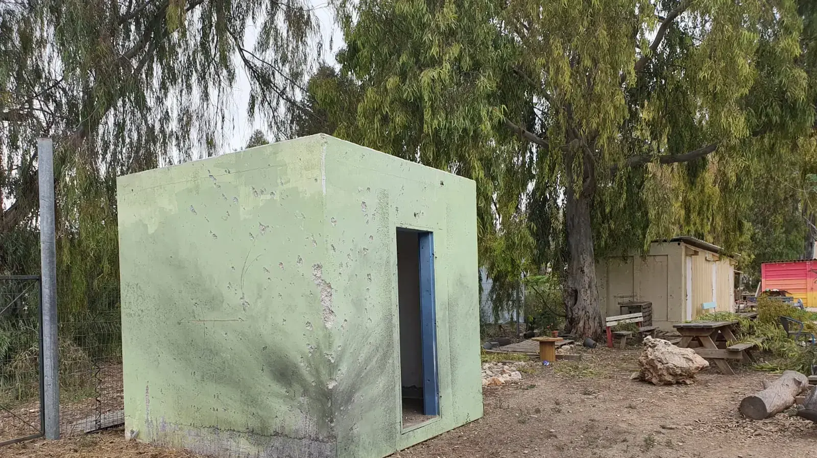 נפילת רקטה מרצועת עזה בנחל עוז, 24 באפיל 2021 נפילת רקטה מרצועת עזה בנחל עוז, 24 באפיל 2021