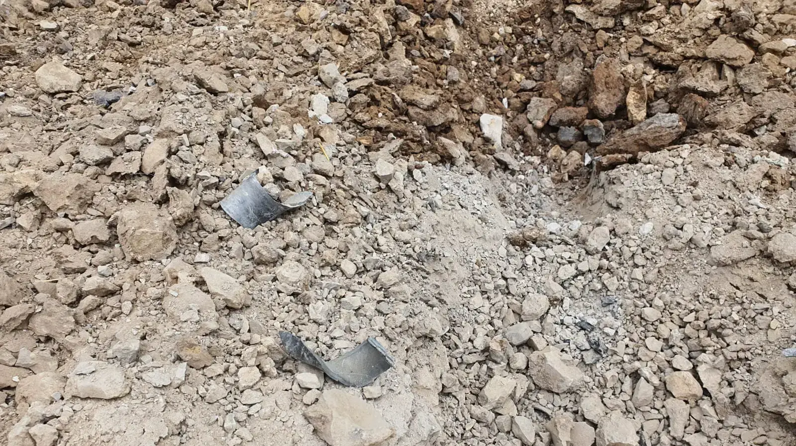 נפילת רקטה מרצועת עזה בנחל עוז, 24 באפיל 2021 נפילת רקטה מרצועת עזה בנחל עוז, 24 באפיל 2021