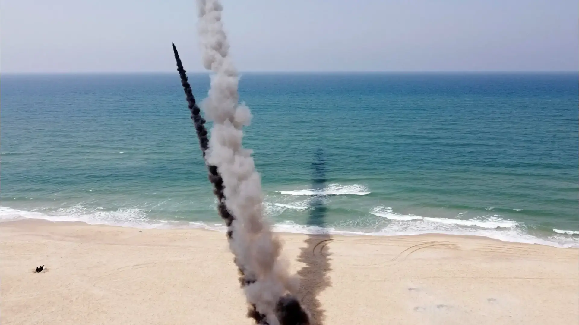 שיגור רקטות מחופי רצועת עזה במהלך תרגיל, 24 באפריל 2021 שיגור רקטות מחופי רצועת עזה במהלך תרגיל, 24 באפריל 2021