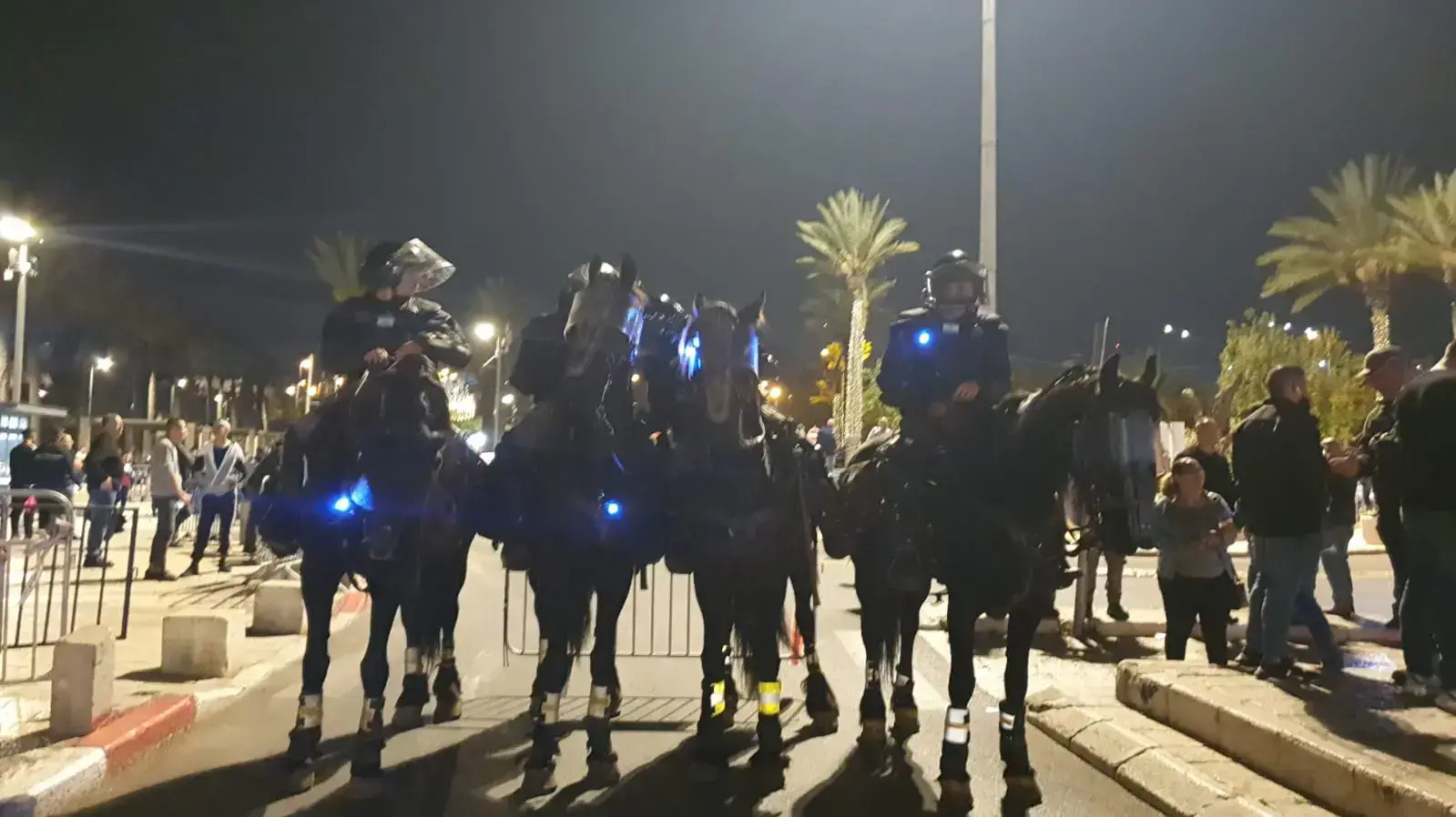 כוננות משטרה בשער שכם, ירושלים, 24 באפריל 2021 כוננות משטרה בשער שכם, ירושלים, 24 באפריל 2021