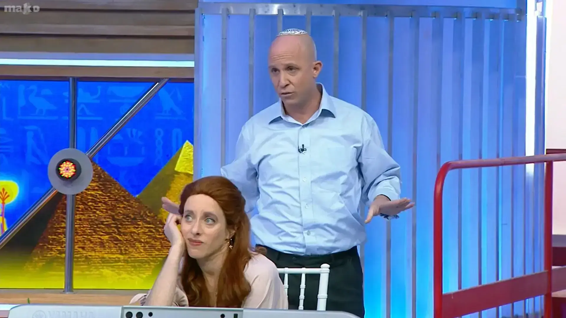 ערן זרחוביץ' בתור נפתלי בנט שעוזב אחרי שלא עבר את אחוז החסימה, אפריל 2019, ארץ נהדרת ערן זרחוביץ' בתור נפתלי בנט שעוזב אחרי שלא עבר את אחוז החסימה, אפריל 2019, ארץ נהדרת