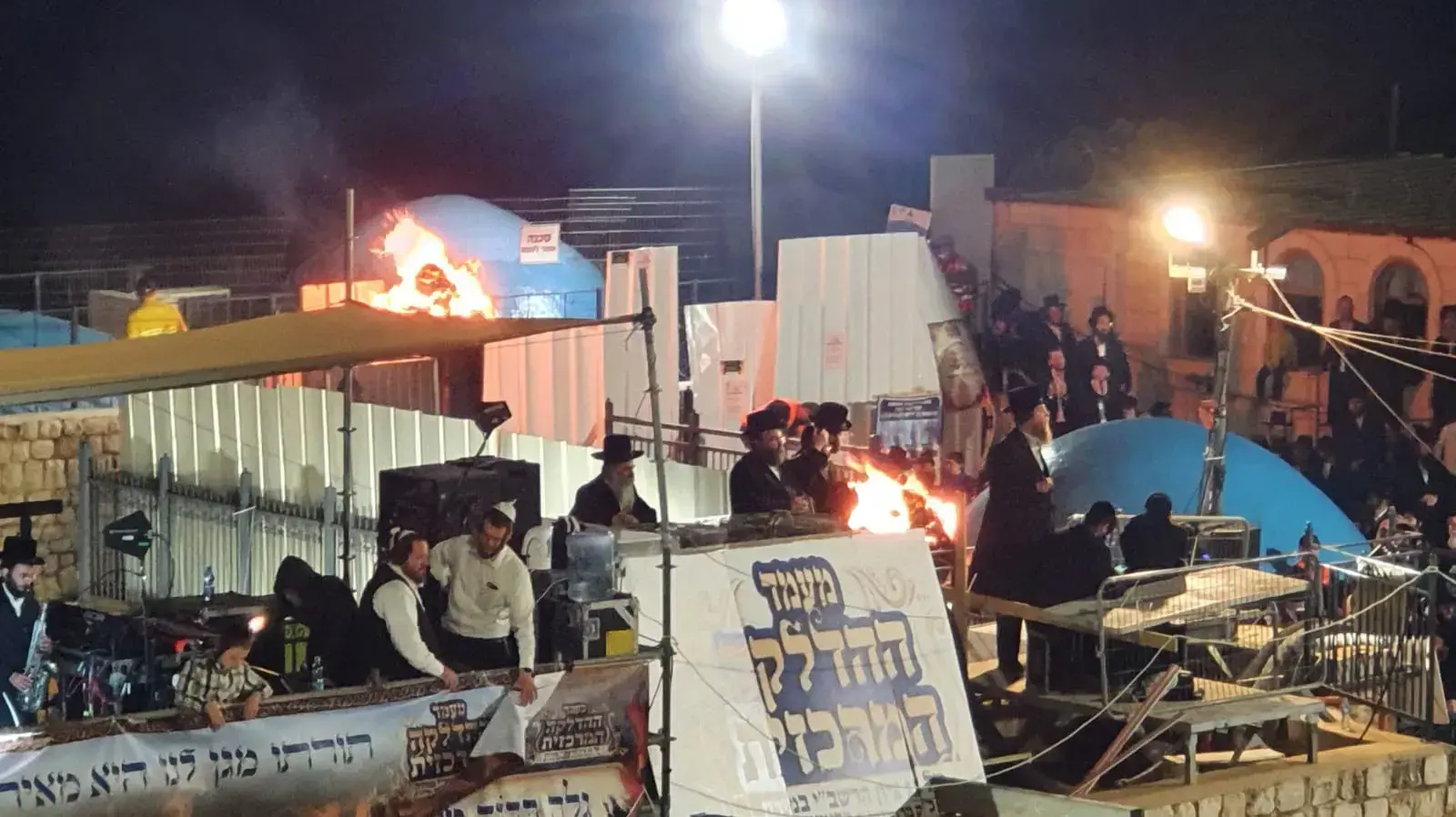 מתפללים בהילולת הרש"בי במירון, 29 באפריל 2021 מתפללים בהילולת הרש"בי במירון, 29 באפריל 2021