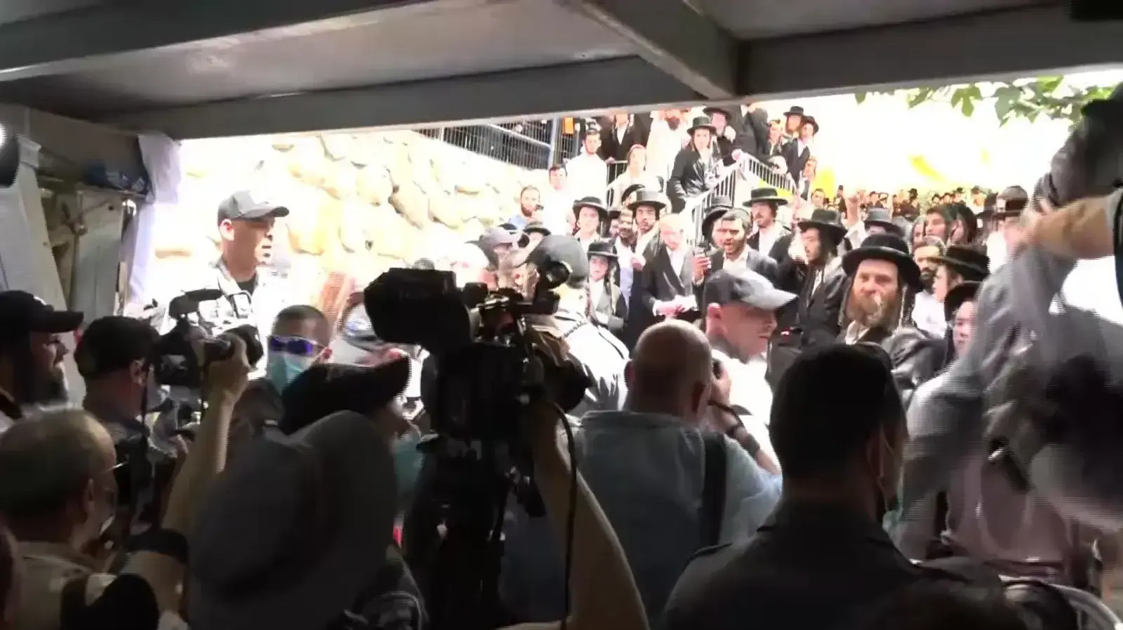 עימותים עם המשטרה בהר מירון, 30 באפריל 2021 עימותים עם המשטרה בהר מירון, 30 באפריל 2021