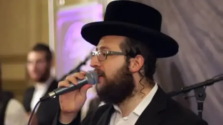 הרוגי אסון הר מירון - שרגא גשטטנר הגיע מארה"ב לישראל, ושהה בהילולה במירון בל"ג בעומר. גשטטנר הוא זמר, דמות מוכרת בעולם החרדי הרוגי אסון הר מירון - שרגא גשטטנר הגיע מארה"ב לישראל, ושהה בהילולה במירון בל"ג בעומר. גשטטנר הוא זמר, דמות מוכרת בעולם החרדי