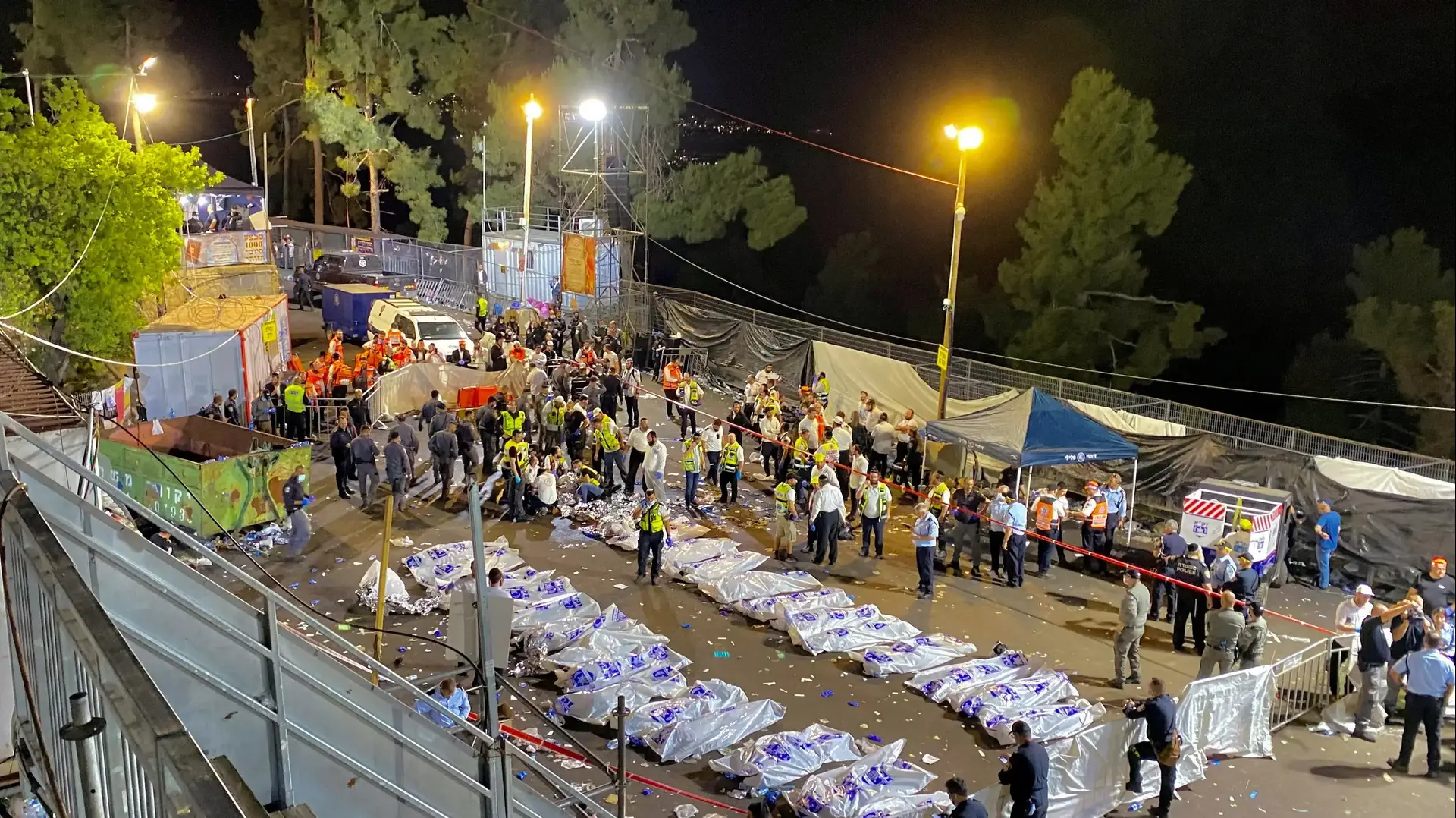 גופות ההרוגים בזירת האסון במירון, 30 באפריל 2021 גופות ההרוגים בזירת האסון במירון, 30 באפריל 2021