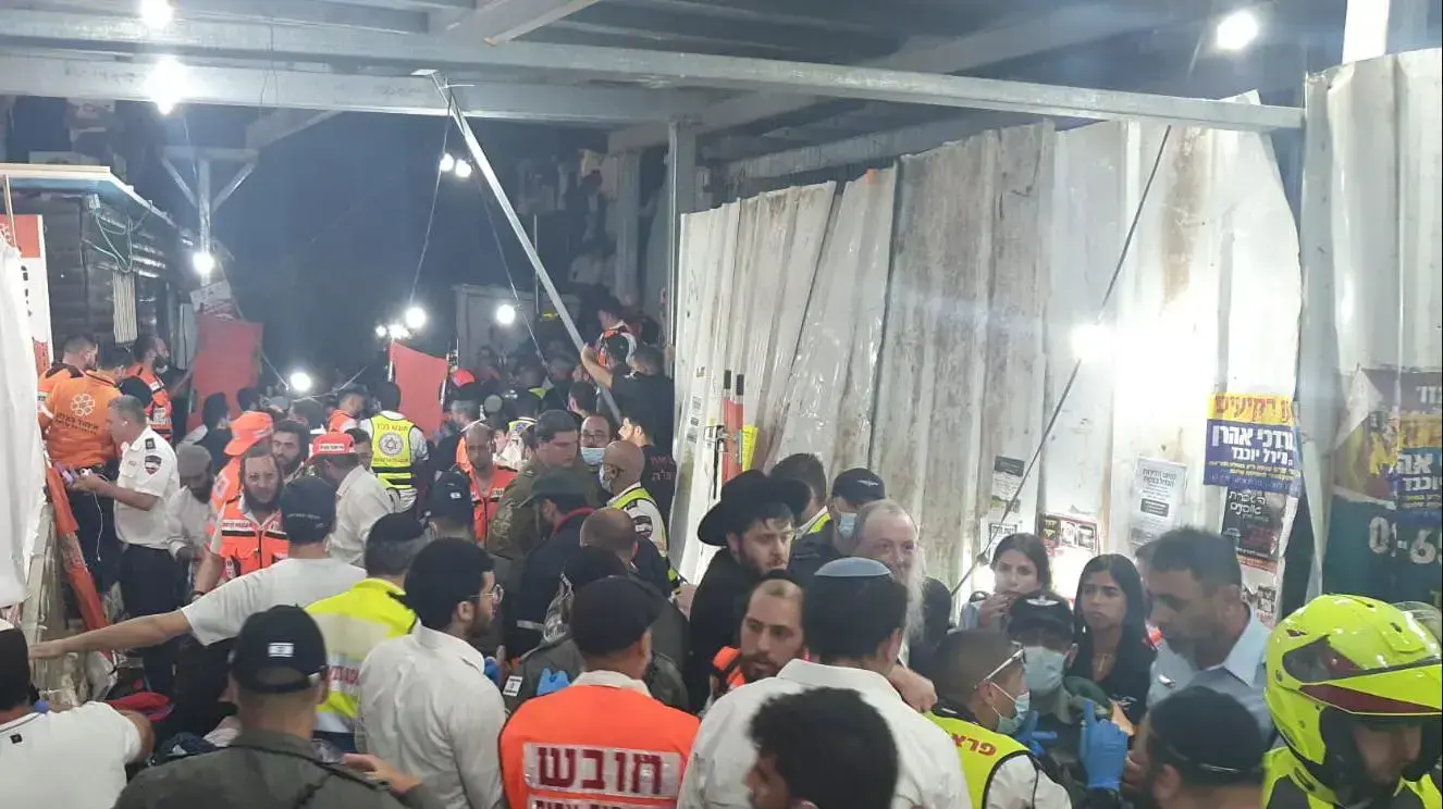 פעולות החילוץ הראשונות באסון בהר מירון, 30 באפריל 2021 פעולות החילוץ הראשונות באסון בהר מירון, 30 באפריל 2021