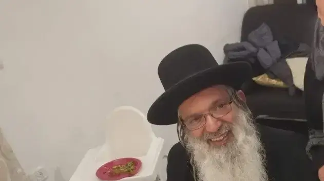 משה צרפתי בן 65 מירושלים אב ל-4 וסב ל-25
הרוג באסון בהר מירון משה צרפתי בן 65 מירושלים אב ל-4 וסב ל-25
הרוג באסון בהר מירון