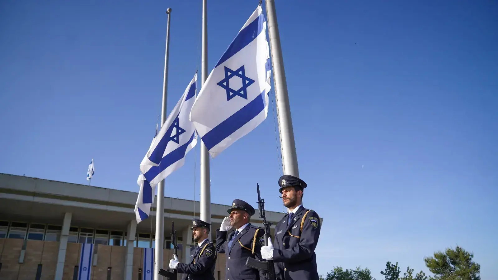 האסון במירון | הורדת דגלי המדינה בחצי התורן ברחבת הכנסת 2 במאי 2021 האסון במירון | הורדת דגלי המדינה בחצי התורן ברחבת הכנסת 2 במאי 2021
