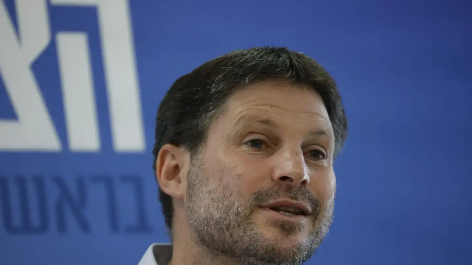 יו"ר הציונות הדתית, בצלאל סמוטריץ' במהלך הצהרה לתקשורת בפתח ישיבת מפלגתו 3 במאי 2021 יו"ר הציונות הדתית, בצלאל סמוטריץ' במהלך הצהרה לתקשורת בפתח ישיבת מפלגתו 3 במאי 2021