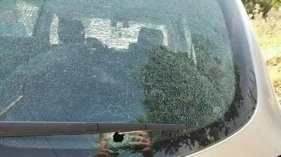 הרכב ששימש את המחבלים בצומת תפוח נמצא בכפר עקרבא, דרומית מזרחית לשכם. 3 במאי 2021 הרכב ששימש את המחבלים בצומת תפוח נמצא בכפר עקרבא, דרומית מזרחית לשכם. 3 במאי 2021