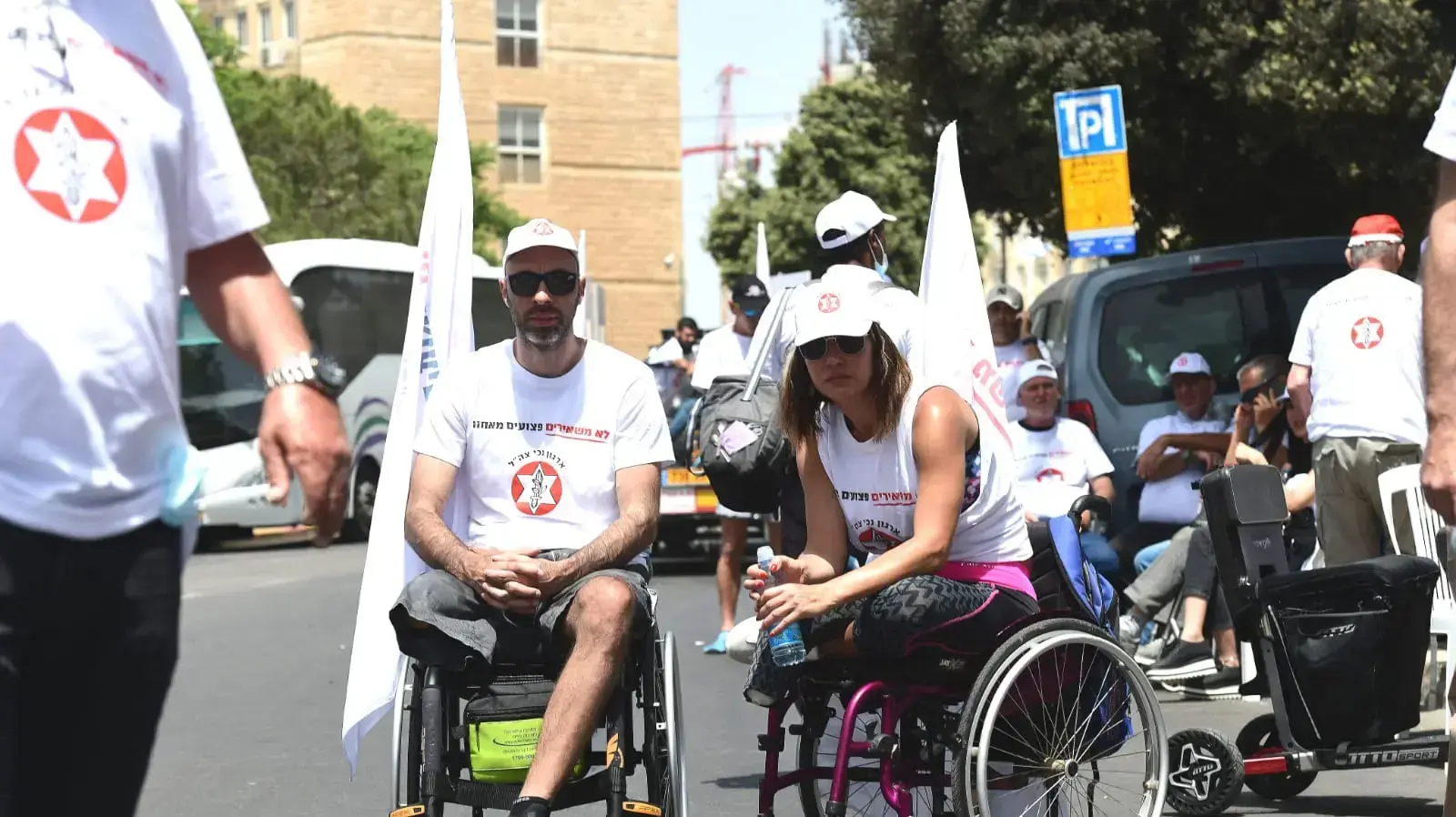 הפגנת נכי צה"ל ומלווי נכי צה"ל - לא משאירים פצועים מאחור, מול הכנסת, 5 במאי 2021 הפגנת נכי צה"ל ומלווי נכי צה"ל - לא משאירים פצועים מאחור, מול הכנסת, 5 במאי 2021