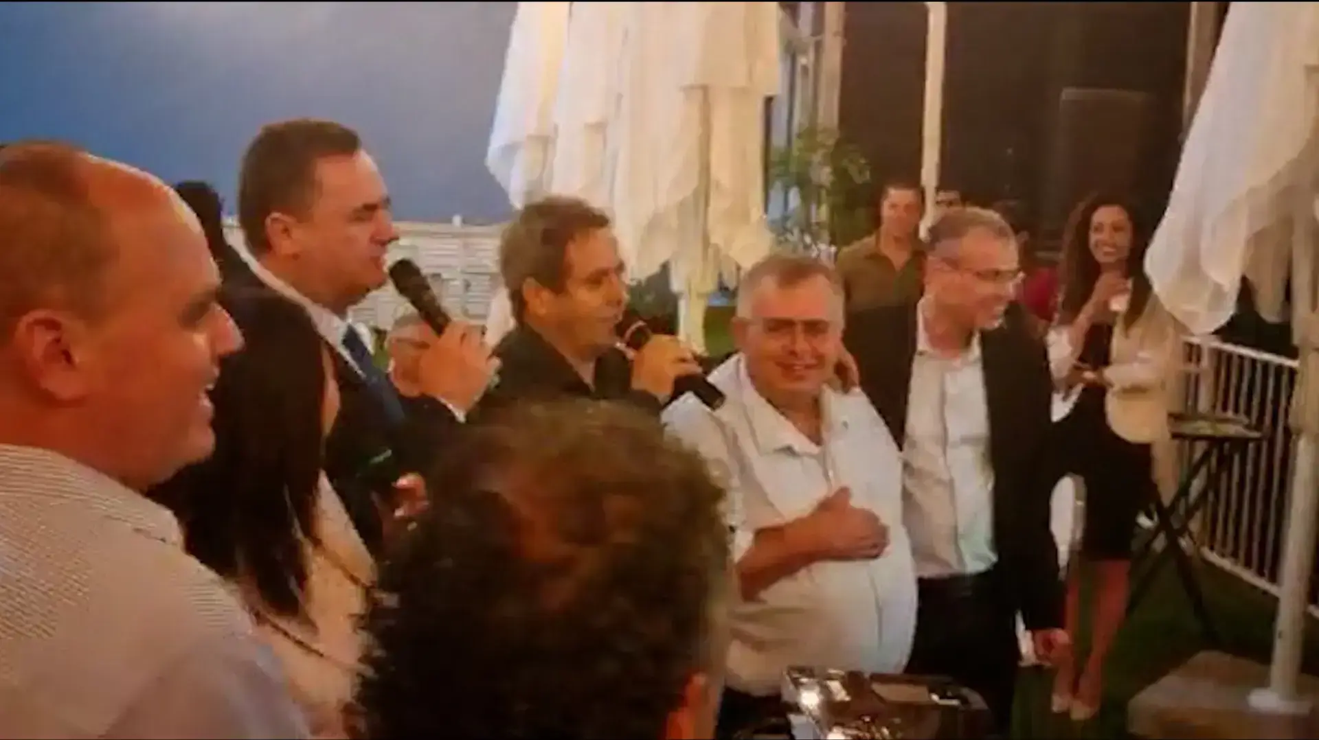 בכירי הליכוד בערב קריוקי בבת ים לאחר העברת המנדט ללפיד
06.05.21