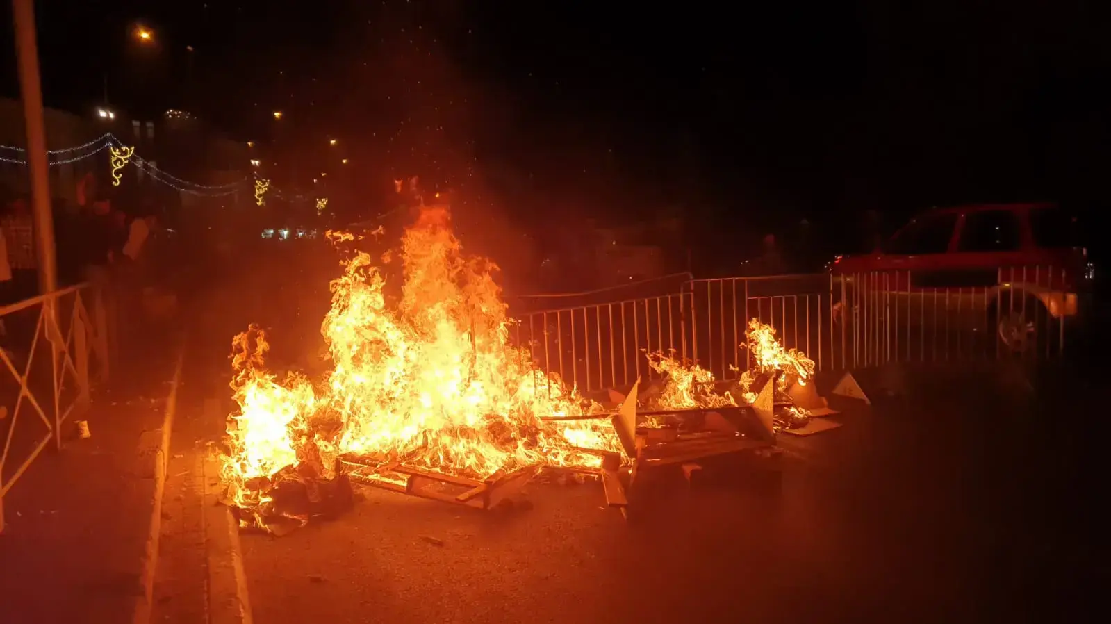 מתיחות בירושלים בין כוחות הביטחון לפלסטינים 8 במאי 2021 מתיחות בירושלים בין כוחות הביטחון לפלסטינים 8 במאי 2021