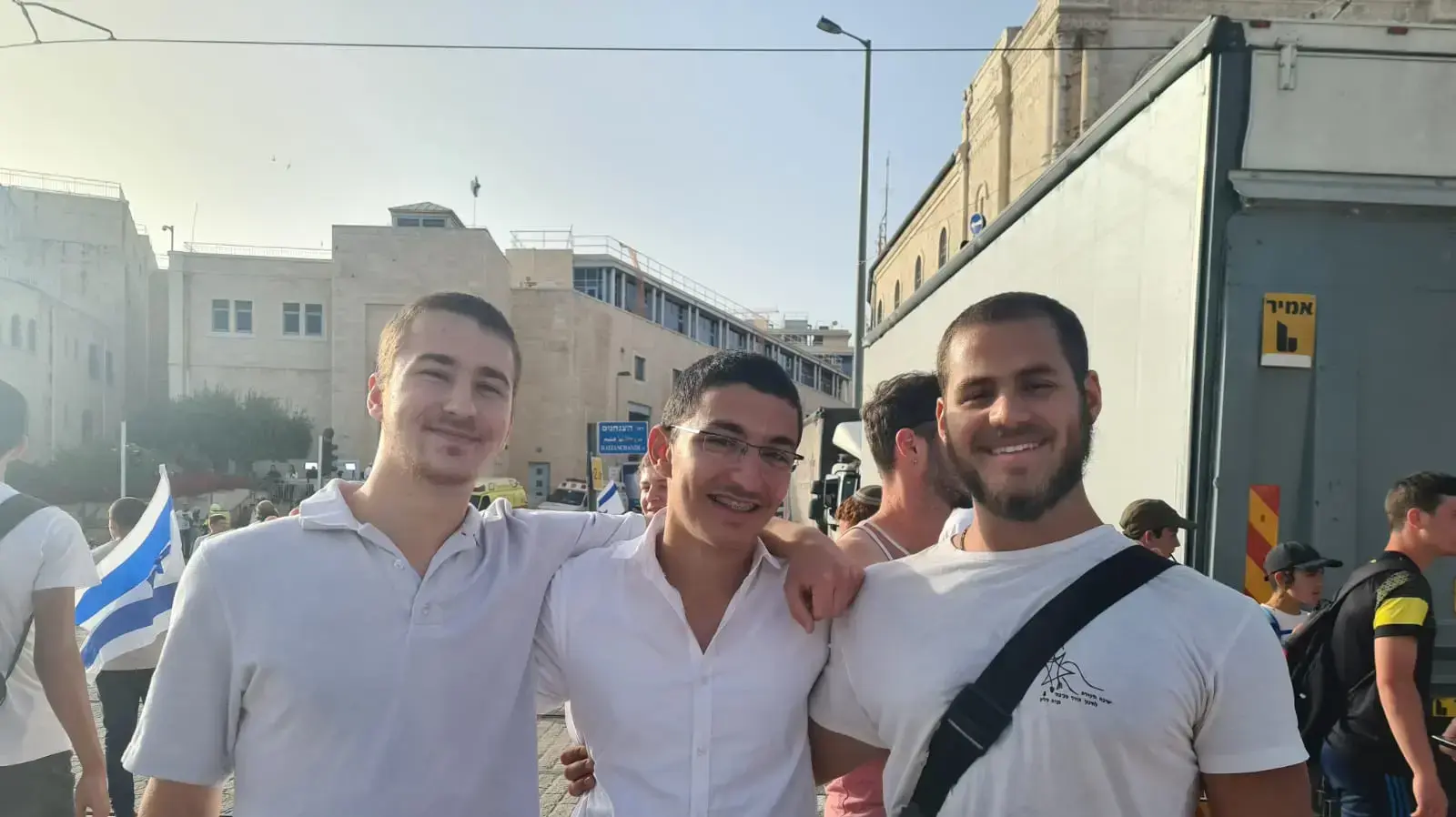 מתיא, יהודה הנדלר, שילה בן אודיז. מגיעים כל שנה למצעד הדגלים ביום ירושלים, 10 במאי 2021 מתיא, יהודה הנדלר, שילה בן אודיז. מגיעים כל שנה למצעד הדגלים ביום ירושלים, 10 במאי 2021