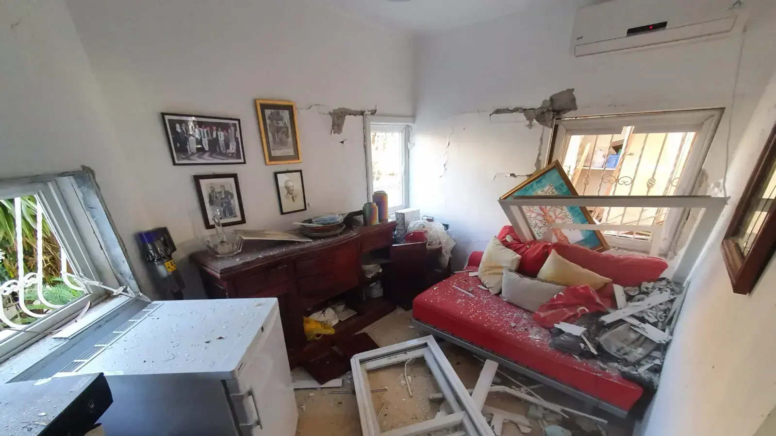 בית משפחת כהן , הבית הצמוד לבית ההרוגה בראשון לציון, 12 במאי 2021 בית משפחת כהן , הבית הצמוד לבית ההרוגה בראשון לציון, 12 במאי 2021