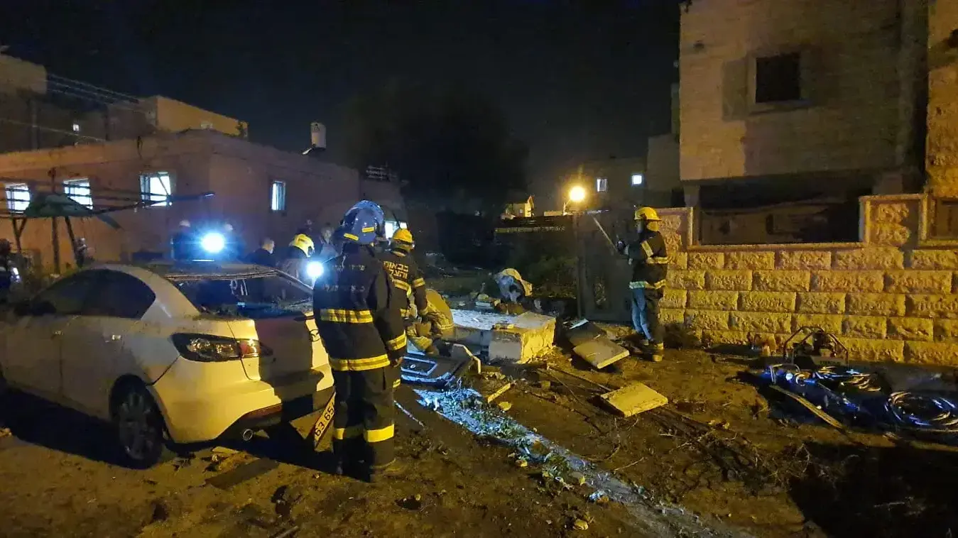 זירת נפילה הרקטה בבאר שבע 14 במאי 2021 זירת נפילה הרקטה בבאר שבע 14 במאי 2021