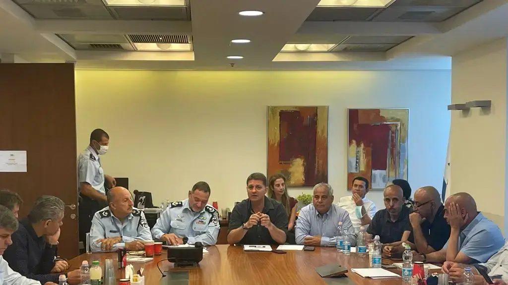 על רקע אירועי האלימות בערי ישראל: ראשי רשויות יהודים וערבים נפגשו עם המפכ"ל ובכירי משטרה נוספים. 14 במאי 2021 על רקע אירועי האלימות בערי ישראל: ראשי רשויות יהודים וערבים נפגשו עם המפכ"ל ובכירי משטרה נוספים. 14 במאי 2021