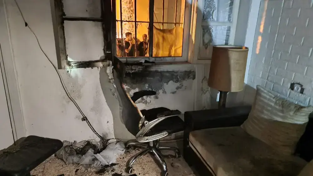 זריקת בקבוק תבערה לבית ביפו, 15 במאי 202 זריקת בקבוק תבערה לבית ביפו, 15 במאי 202