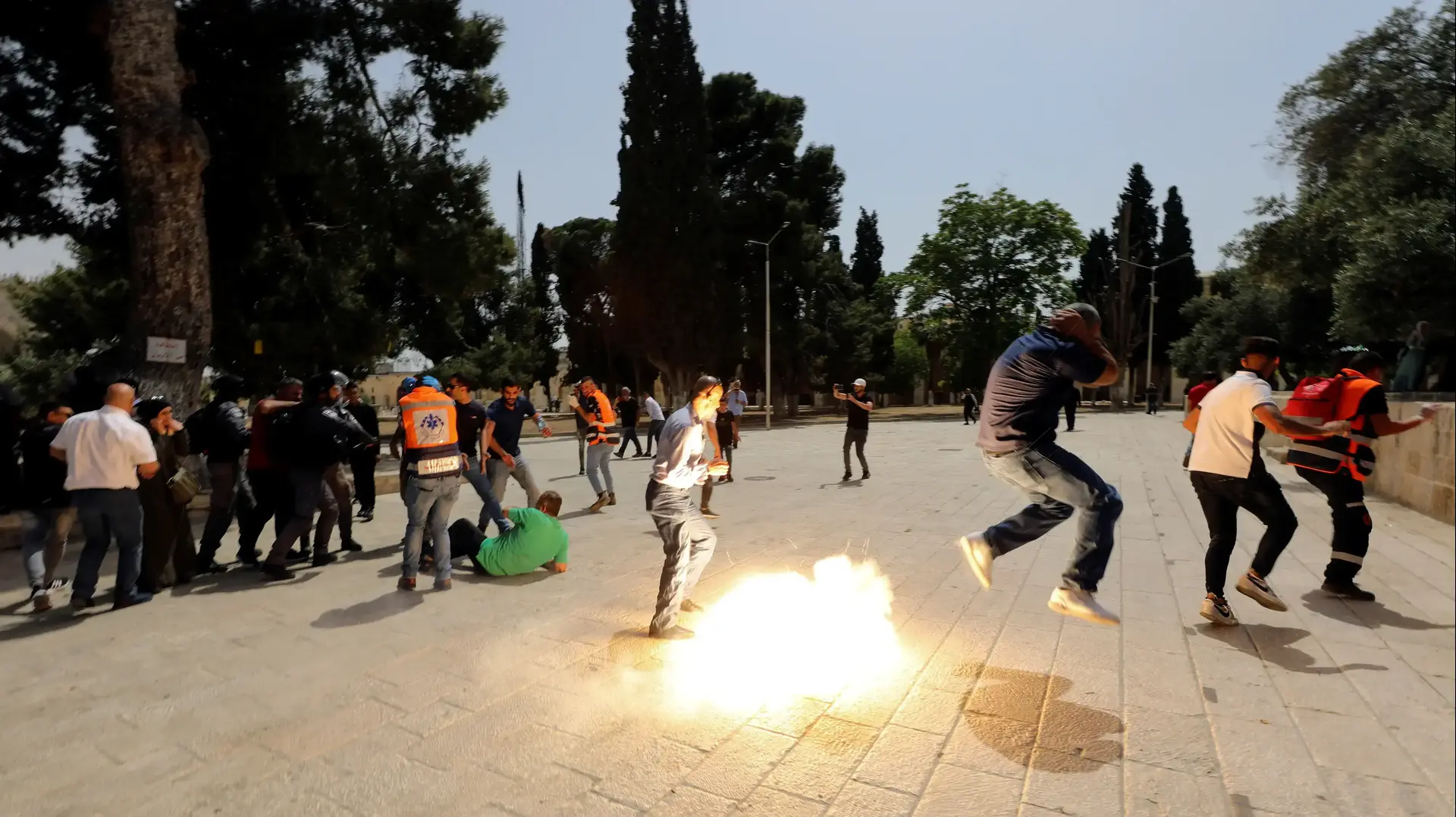 ברקע הפסקת האש | עימותים בין כוחות הביטחון לפלסטינים בהר הבית 21 במאי 2021 ברקע הפסקת האש | עימותים בין כוחות הביטחון לפלסטינים בהר הבית 21 במאי 2021