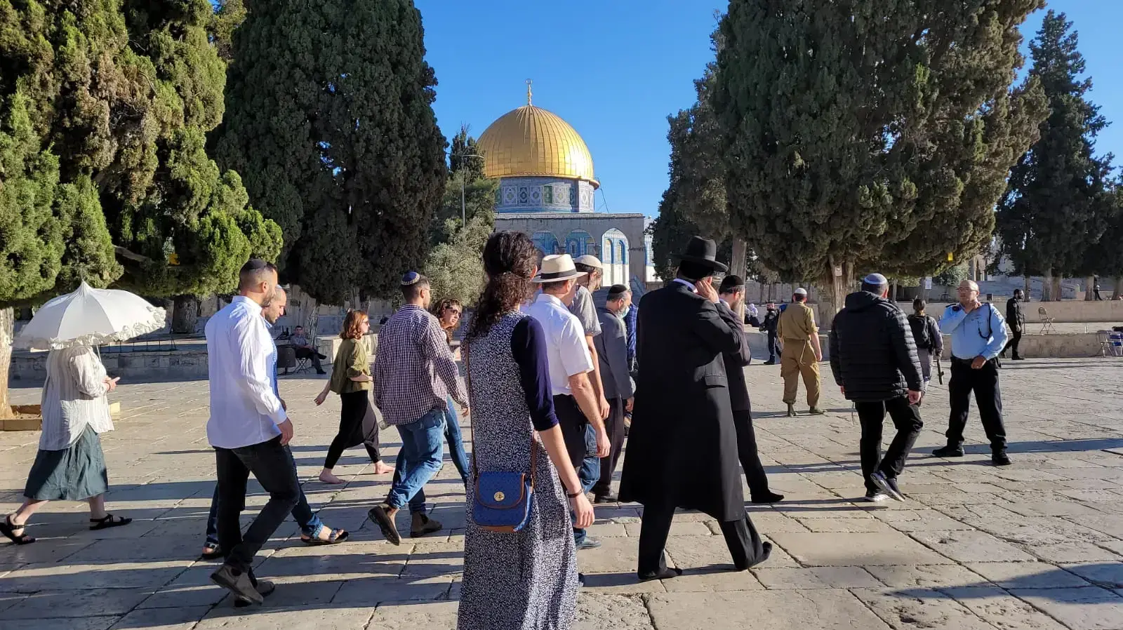 יהודים מבקרים בהר הבית לאחר כשבועיים 23 במאי 2021