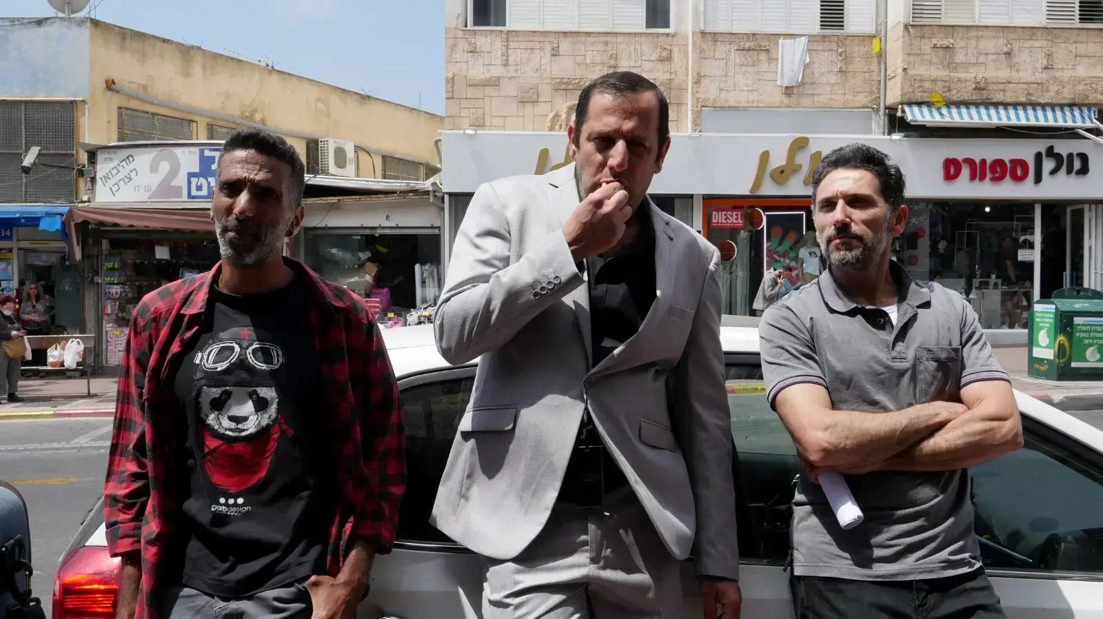 סדרת המערכונים "שרופים" בפרטנר TV העוסקת באוהדי קבוצת הכדורגל בני יהודה סדרת המערכונים "שרופים" בפרטנר TV העוסקת באוהדי קבוצת הכדורגל בני יהודה