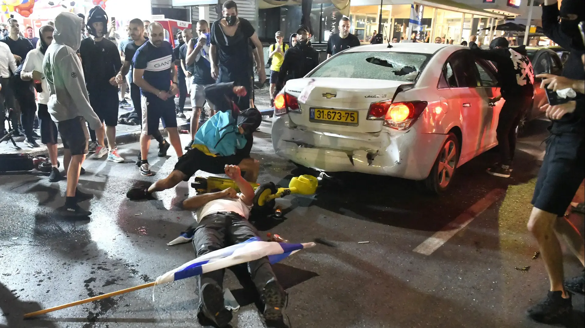 לינץ' בטיילת בת ים, 12 במאי 2021 לינץ' בטיילת בת ים, 12 במאי 2021