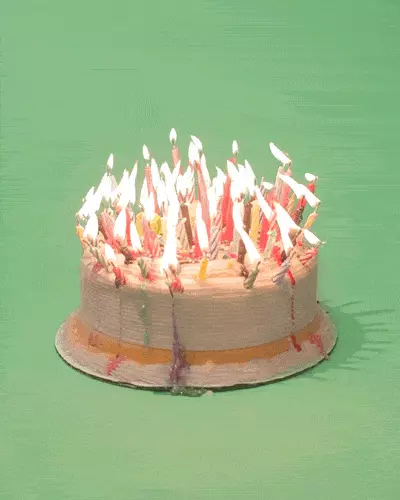 גיף של עוגת יום הולדת