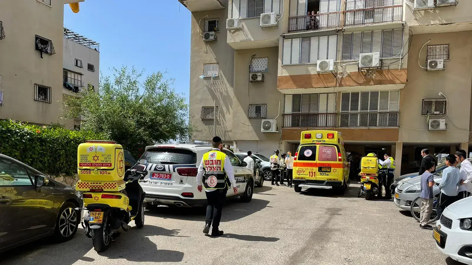 זירת הדקירה בבני ברק, בה נפצעו שני גברים באורח קשה, 28 במאי 2021 זירת הדקירה בבני ברק, בה נפצעו שני גברים באורח קשה, 28 במאי 2021