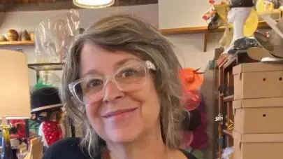 פרסומת של חנות בעיר נאשוויל, טנסי למכירת טלאי צהוב למתנגדי חיסונים, 29 במאי 2021