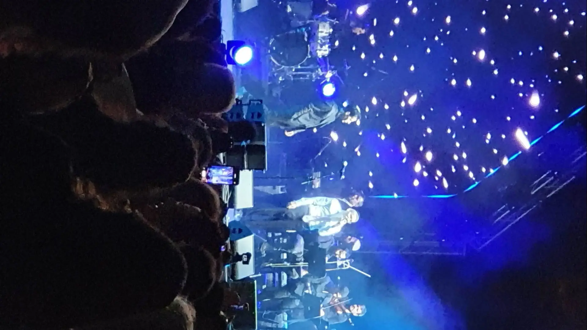 אביב גפן עם כיפה אברהם פריד אביב גפן עם כיפה אברהם פריד