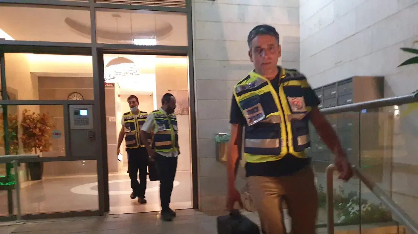 צוות מד"א נמצאים בזירת הרצח בכפר יונה. 2 ביוני 2021 צוות מד"א נמצאים בזירת הרצח בכפר יונה. 2 ביוני 2021