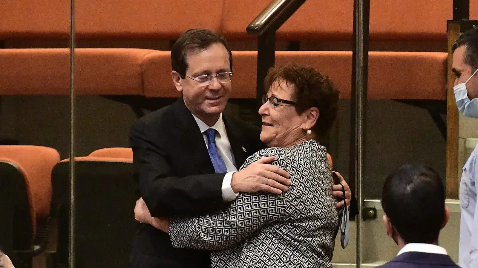 מרים פרץ ובוז'י הרצוג באולם המליאה בכנסת לקראת ההצבעה לנשיאות, 2 ביוני 2021 מרים פרץ ובוז'י הרצוג באולם המליאה בכנסת לקראת ההצבעה לנשיאות, 2 ביוני 2021