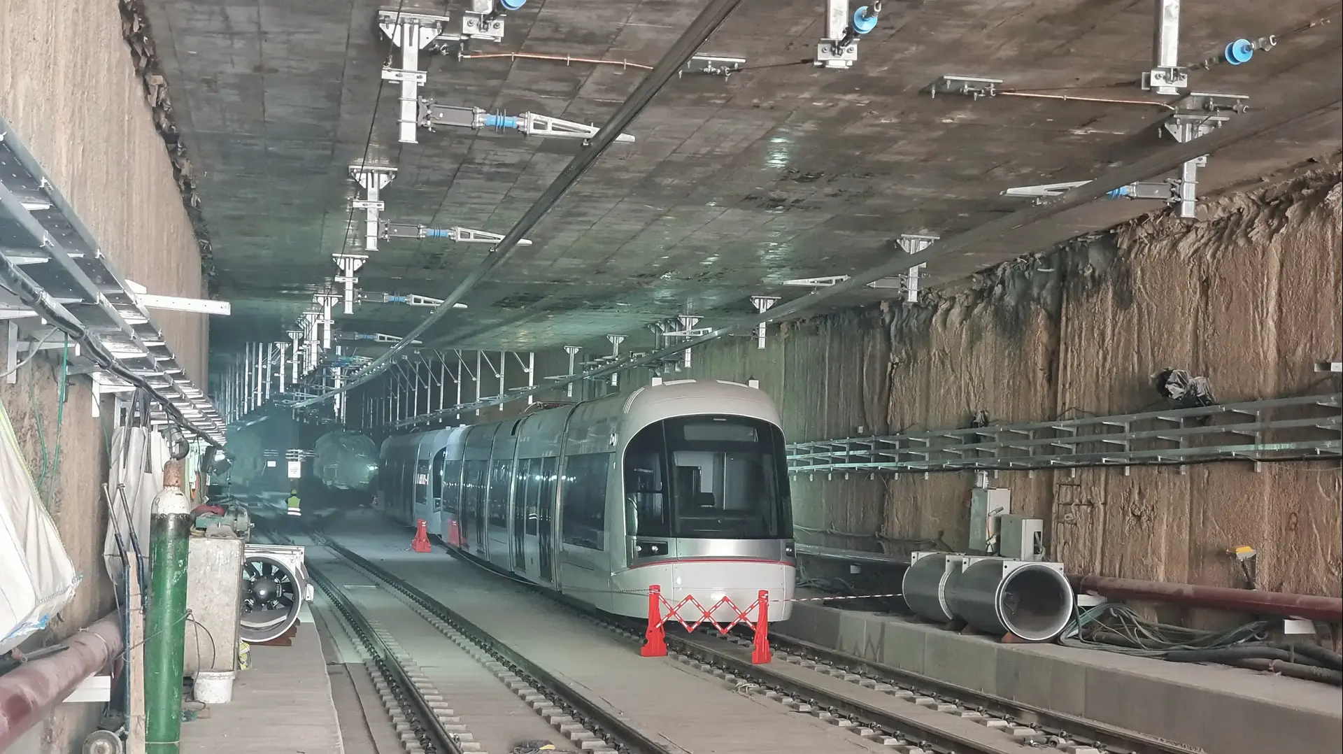 ביקור בנסיעות ההרצה של הרכבת הקלה ביקור בנסיעות ההרצה של הרכבת הקלה