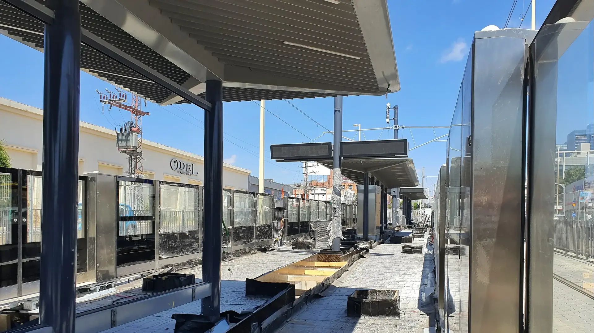 ביקור בנסיעות ההרצה של הרכבת הקלה ביקור בנסיעות ההרצה של הרכבת הקלה