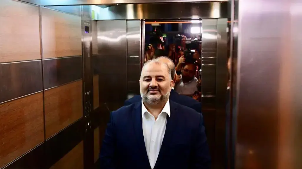 פגישת צוותי המו"מ בכפר המכבייה 2 ביוני 20201 פגישת צוותי המו"מ בכפר המכבייה 2 ביוני 20201