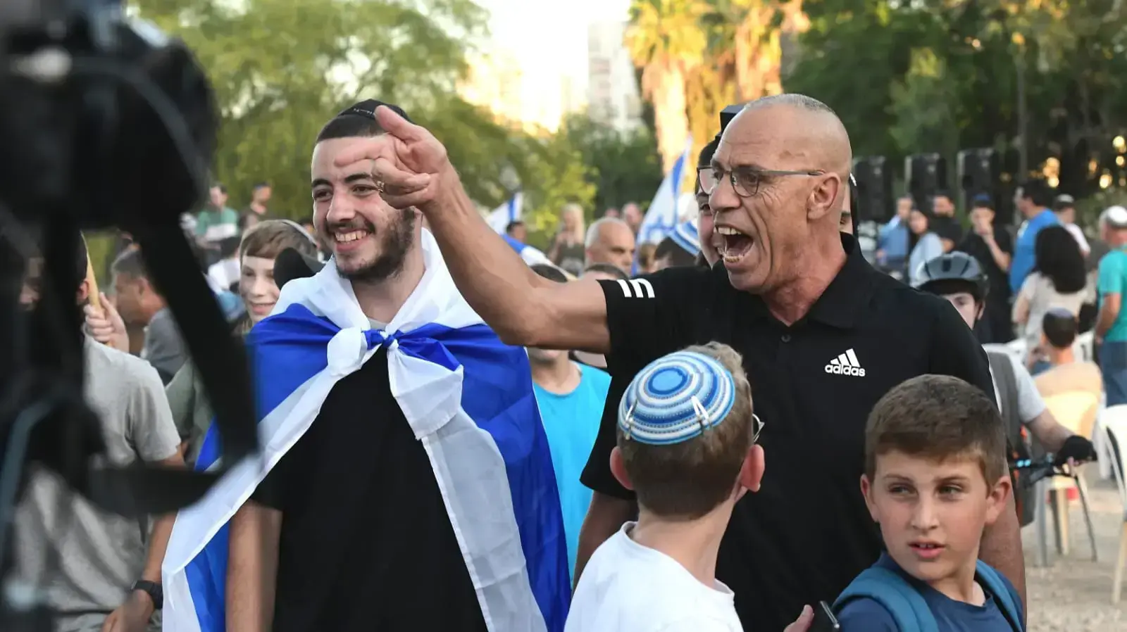הפגנות ימין מול בית אורבך בפ"ת 3 ביוני 2021 הפגנות ימין מול בית אורבך בפ"ת 3 ביוני 2021