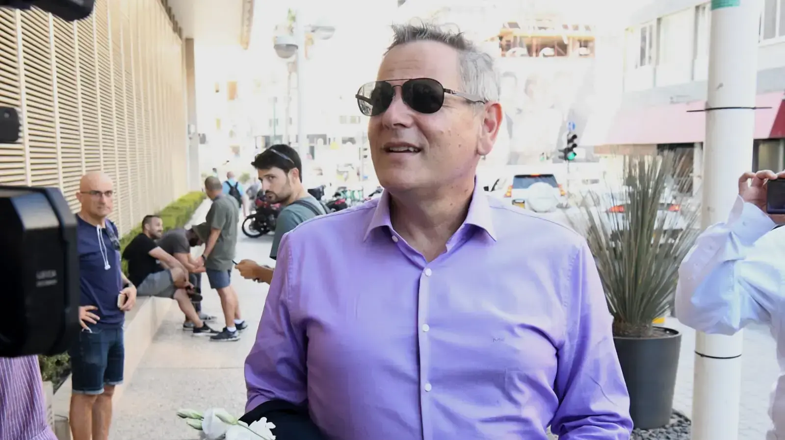 לקראת פגישת ראשי המפלגות | ח"כ, ניצן הורוביץ עושה את דרכו למלון דן, ת"א 6 ביוני 2021 לקראת פגישת ראשי המפלגות | ח"כ, ניצן הורוביץ עושה את דרכו למלון דן, ת"א 6 ביוני 2021