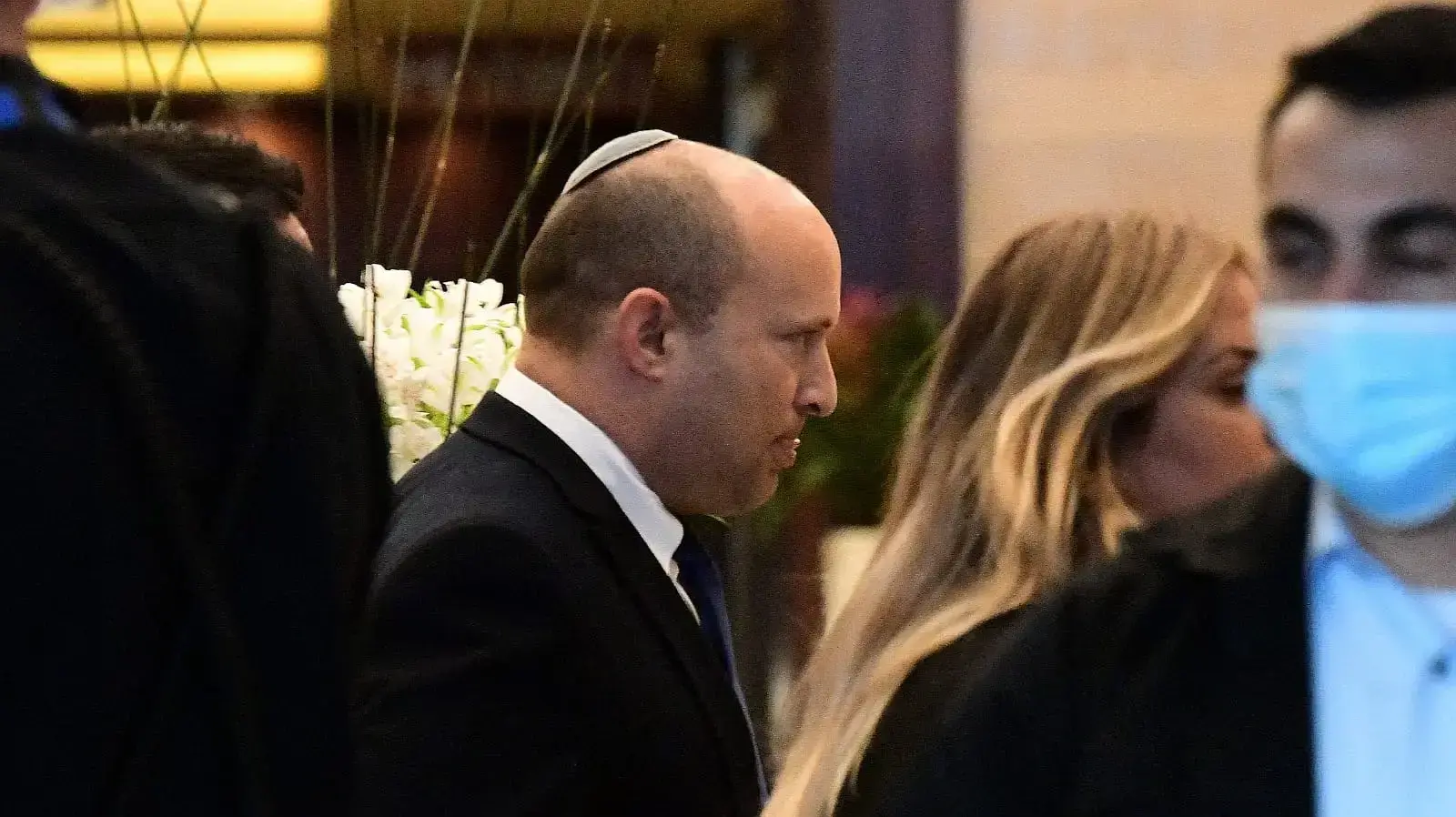 לקראת פגישת ראשי המפלגות | נפתלי בנט בתום הפגישה במלון דן, ת"א 6 ביוני 2021 לקראת פגישת ראשי המפלגות | נפתלי בנט בתום הפגישה במלון דן, ת"א 6 ביוני 2021