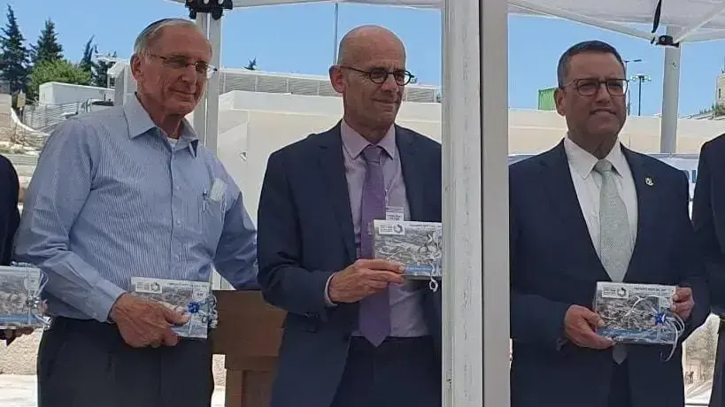 חצי שעה לפני קריסת החניון בשערי צדק, ראש העיר משה ליאון ומנכ"ל שע"צ עופר מרין חנכו את החניון העליון החדש חצי שעה לפני קריסת החניון בשערי צדק, ראש העיר משה ליאון ומנכ"ל שע"צ עופר מרין חנכו את החניון העליון החדש