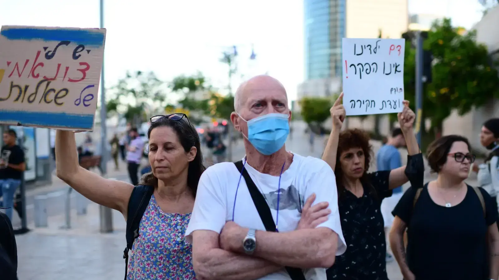 קרובי משפחתו של קצין המודיעין, שנסיבות מותו נאסרו בפרסום. מול הקרייה, ת"א 7 ביוני 2021