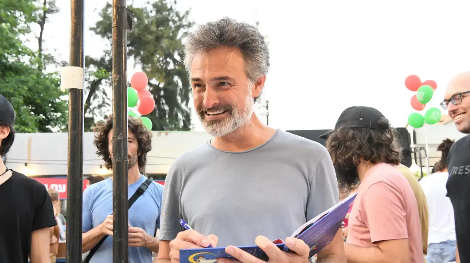 מאור כהן, שבוע הספר במתחם שרונה, תל אביב, 9 ביוני 2021 מאור כהן, שבוע הספר במתחם שרונה, תל אביב, 9 ביוני 2021