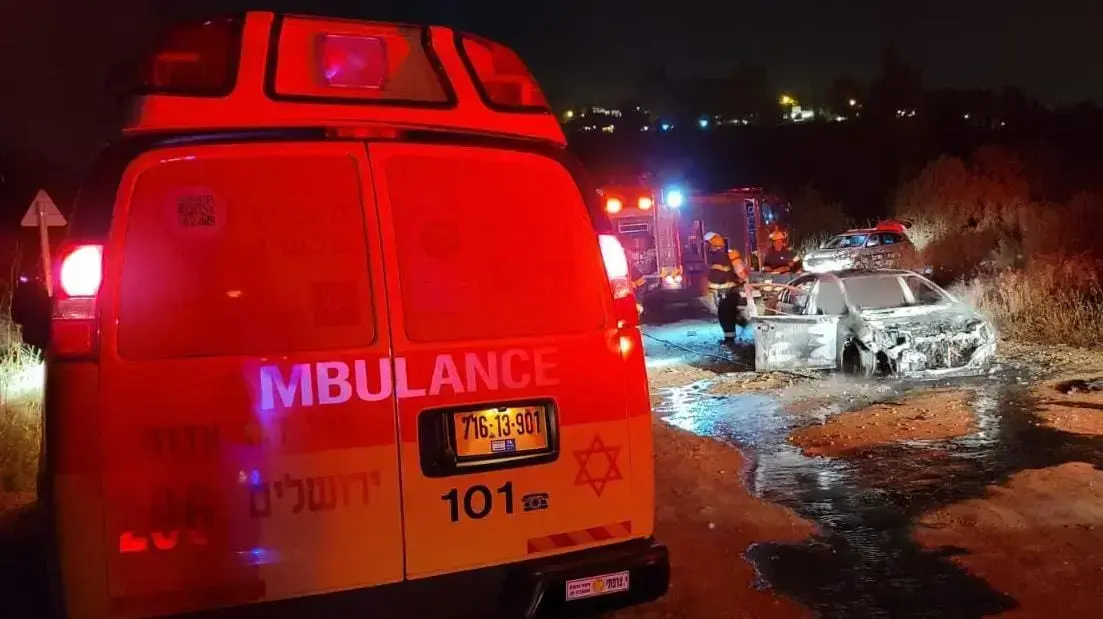 גבר נמצא ללא רוח חיים ברכב שעלה באש בשטח פתוח סמוך לעין כרם, 9 ביוני 2021 גבר נמצא ללא רוח חיים ברכב שעלה באש בשטח פתוח סמוך לעין כרם, 9 ביוני 2021