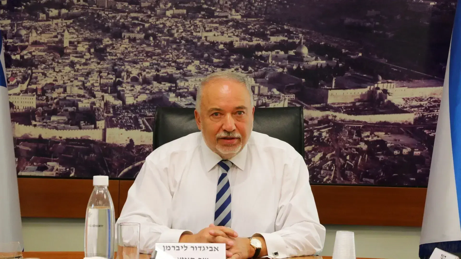 אביגדור ליברמן שר האוצר החדש אביגדור ליברמן שר האוצר החדש