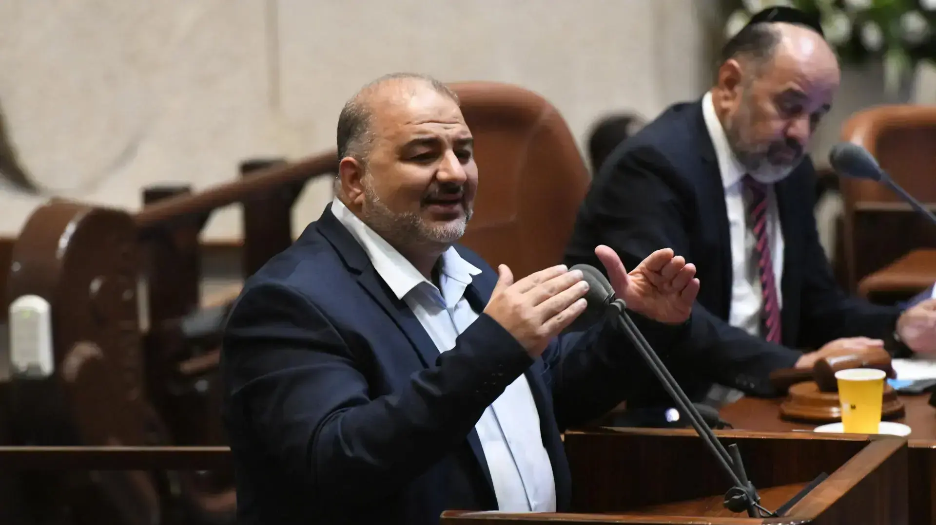 מנסור עבאס בישיבת השבעת הממשלה, 14 ביוני 2021