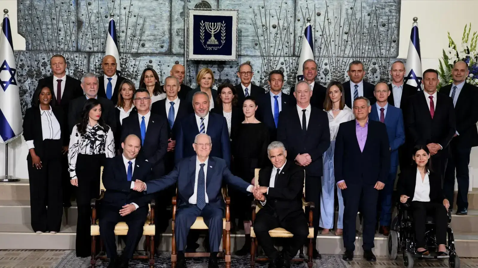 התמונה המסורתית של הממשלה ה-36 בבית הנשיא,14 ביוני 2021