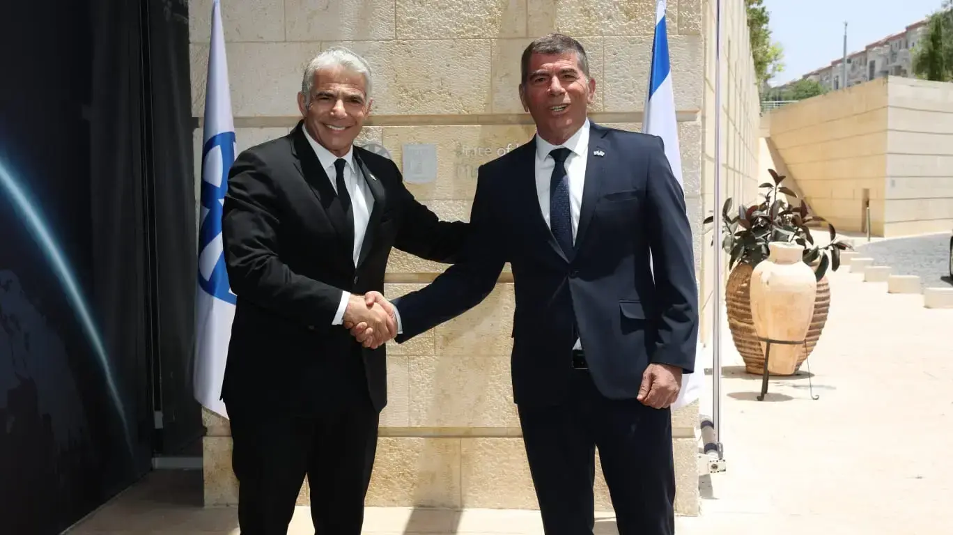טקס חילופי שרים במשרד ההחוץ- גבי אשכנזי ויאיר לפיד,14 ביוני 2021 טקס חילופי שרים במשרד ההחוץ- גבי אשכנזי ויאיר לפיד,14 ביוני 2021
