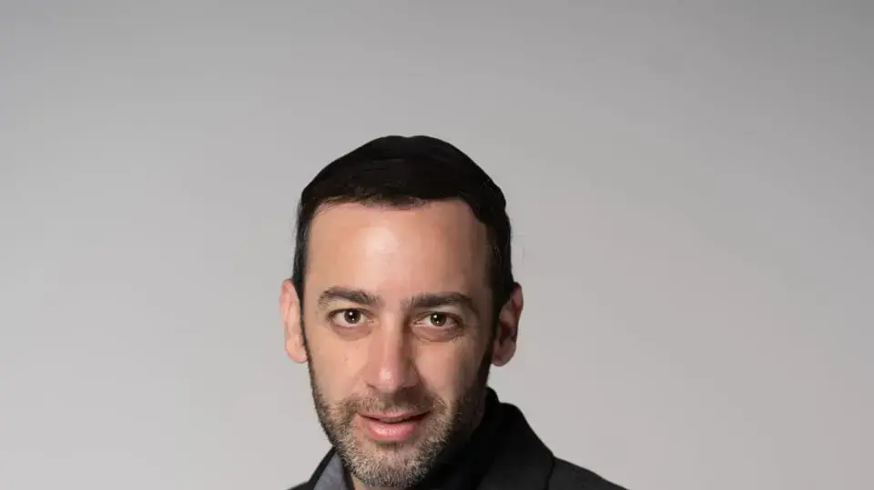 עשור למחאה החברתית | איציק אלרוב עשור למחאה החברתית | איציק אלרוב