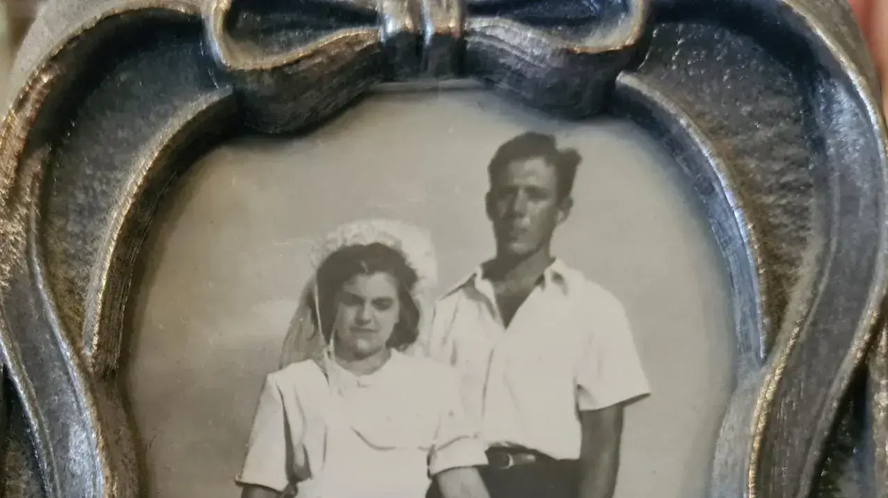 פלורה אשכנזי ביום הנישואין עם עוזי אשכנזי פלורה אשכנזי ביום הנישואין עם עוזי אשכנזי