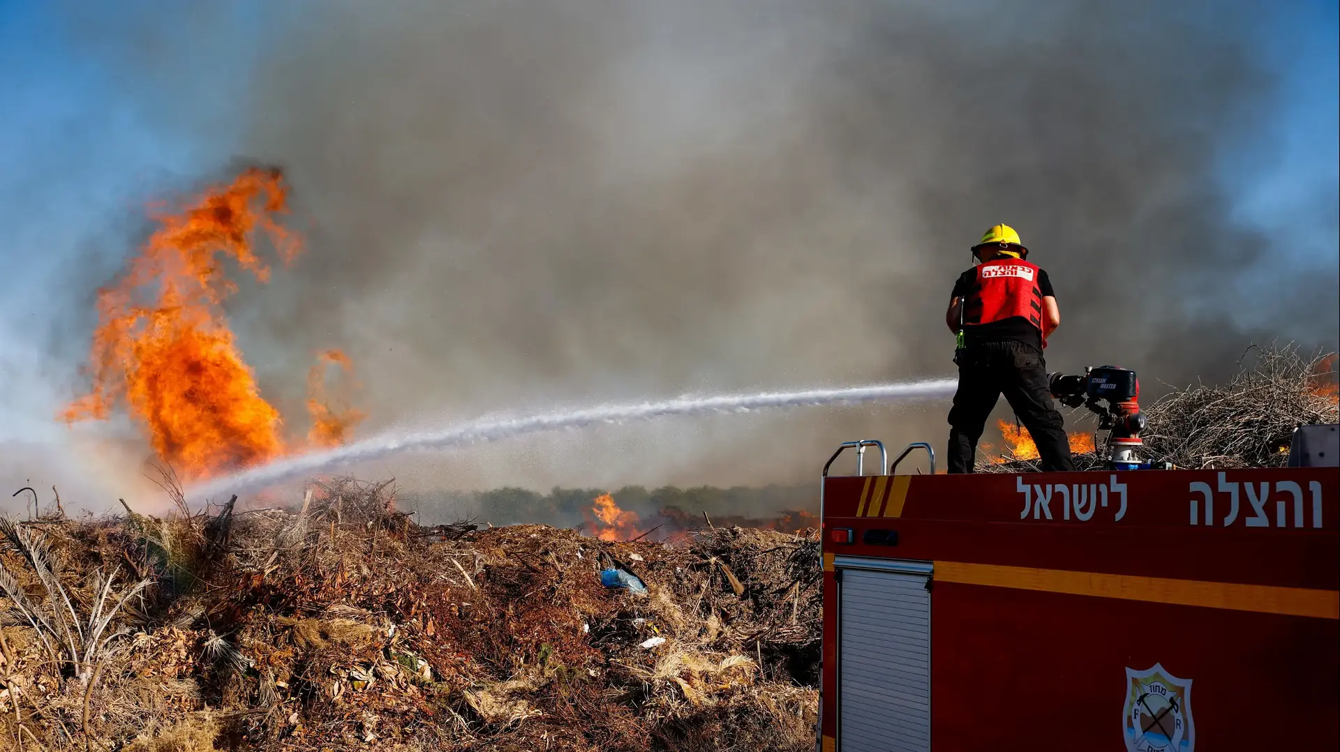 שריפה שנגרמה מבלוני תבערה, יער שמחוני, נחל עוז 